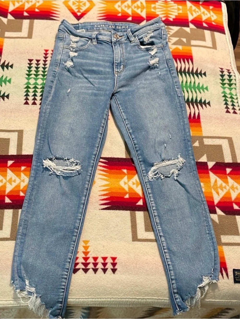 American eagle distressed jegging